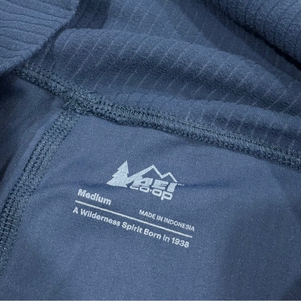 REI Women's Navy Ribbed Leggings - Picture 2 of 3